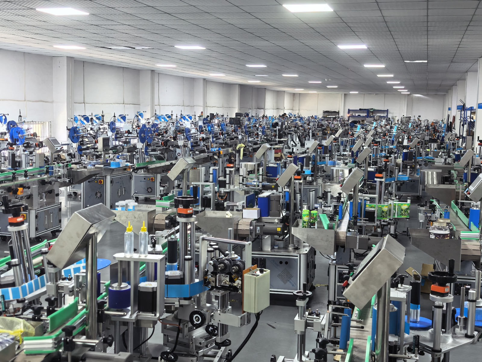 Dongguan Henglitong Production Workshop & Machinery Exhibition Hall