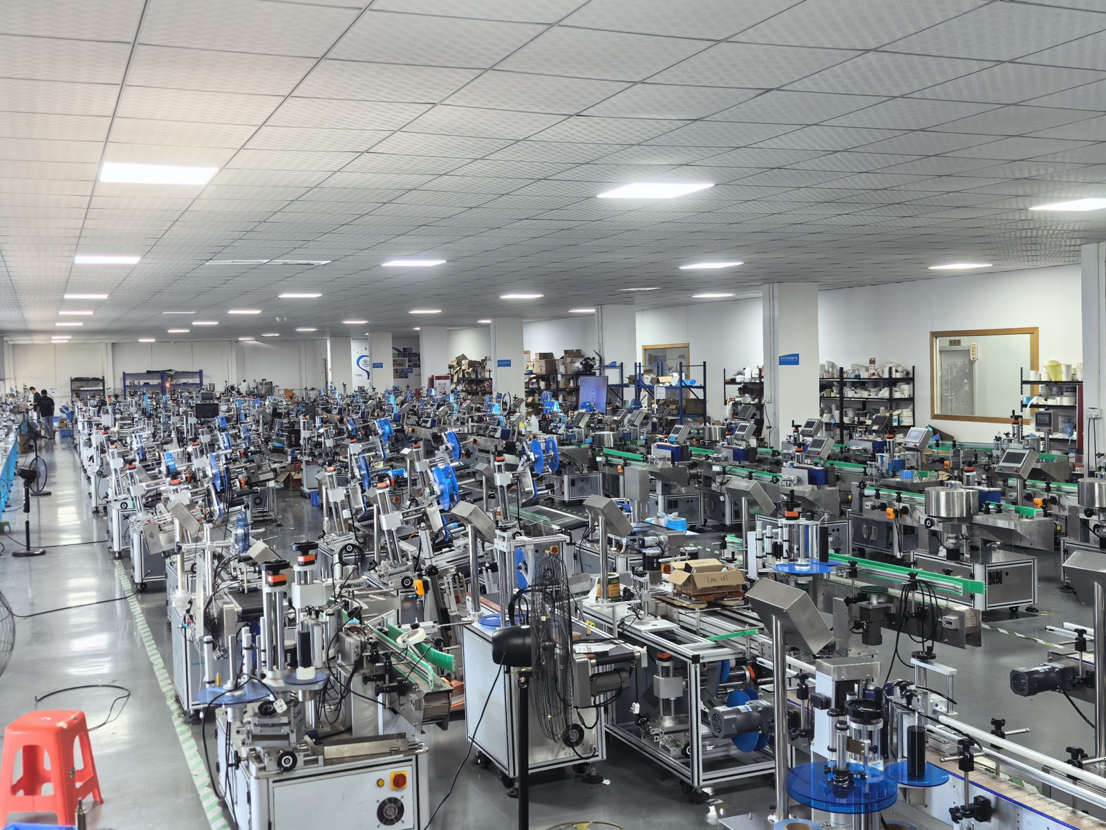 Custom Non-Standard Labeling Lines & Conveyor Integration Zone — View 05